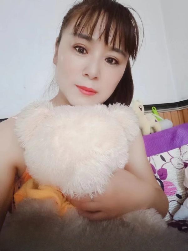 张士地铁口附近熟女 图 2