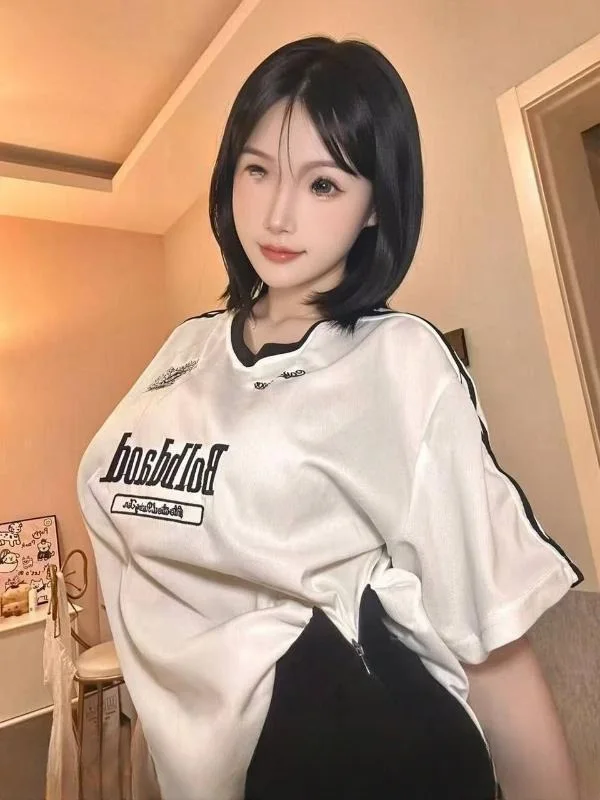 粉嫩大胸一线天UU