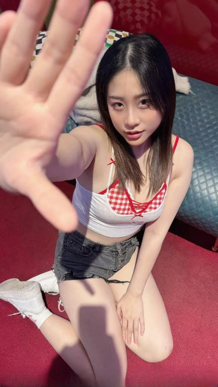 粉嫩小妹听话活儿好 图 3