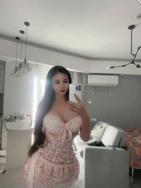妩媚型温柔御姐