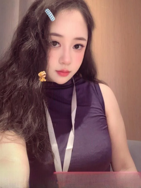 温柔甜美风骚大胸妹