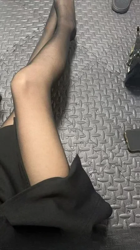 黑丝美鲍小姐姐