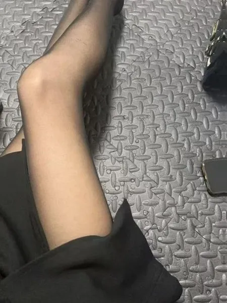 黑丝美鲍小姐姐