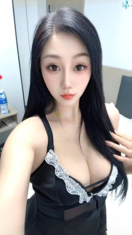 服务型大胸美少妇