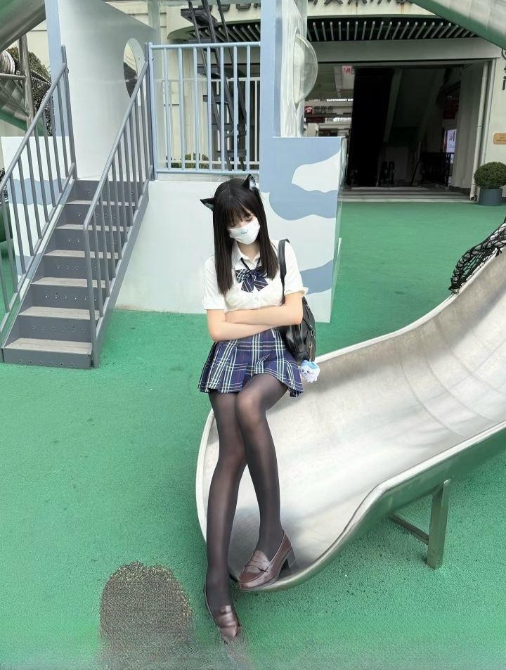 厚黑美学JK超短裙学妹