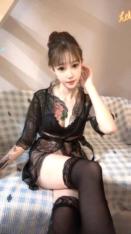 成都美乳纹身妹小井