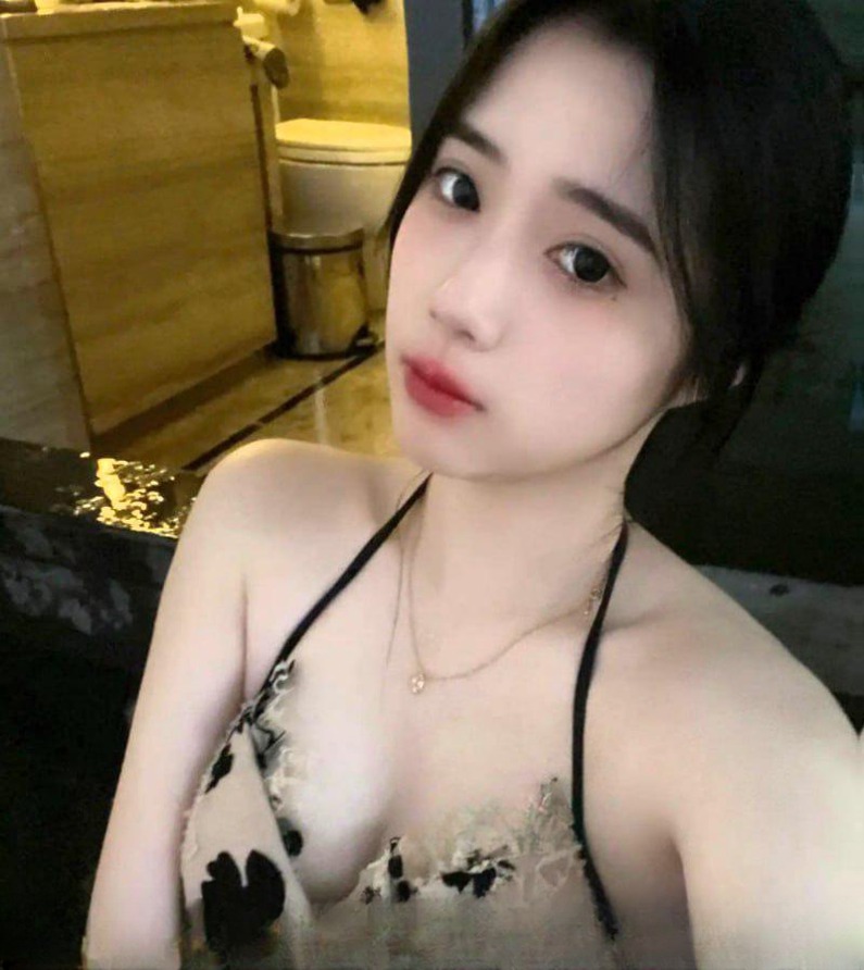 热情奔放小美妞 图 2