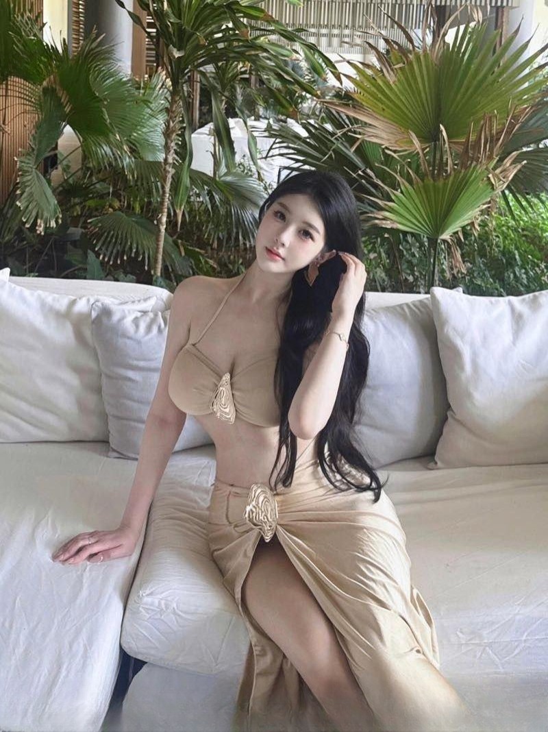 气质奶白天然巨胸 图 2