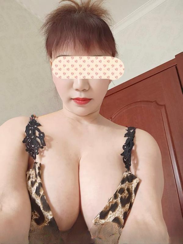 龙首原大胸姐姐 图 2