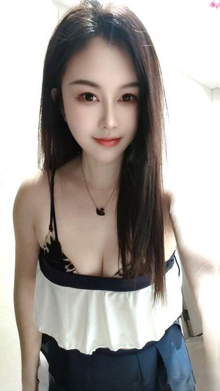 苗条性感少妇 图 2