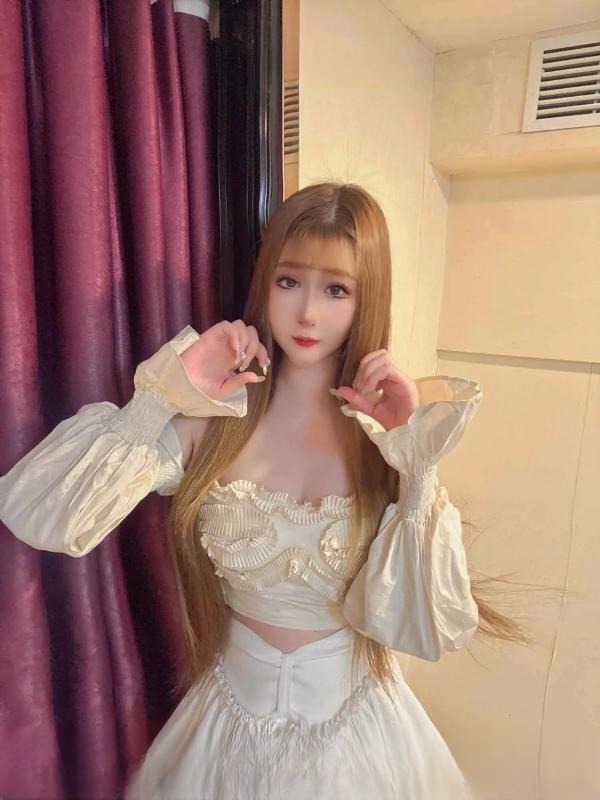 童颜巨乳洋妞 图 2
