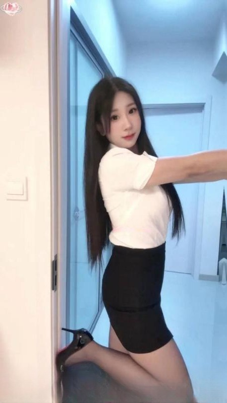 风骚翘臀冰美