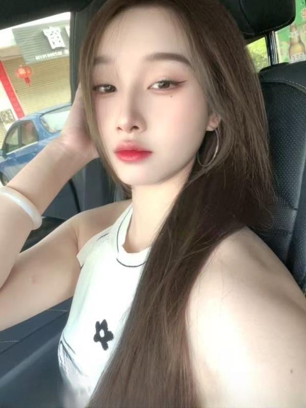 宝安女友感小美