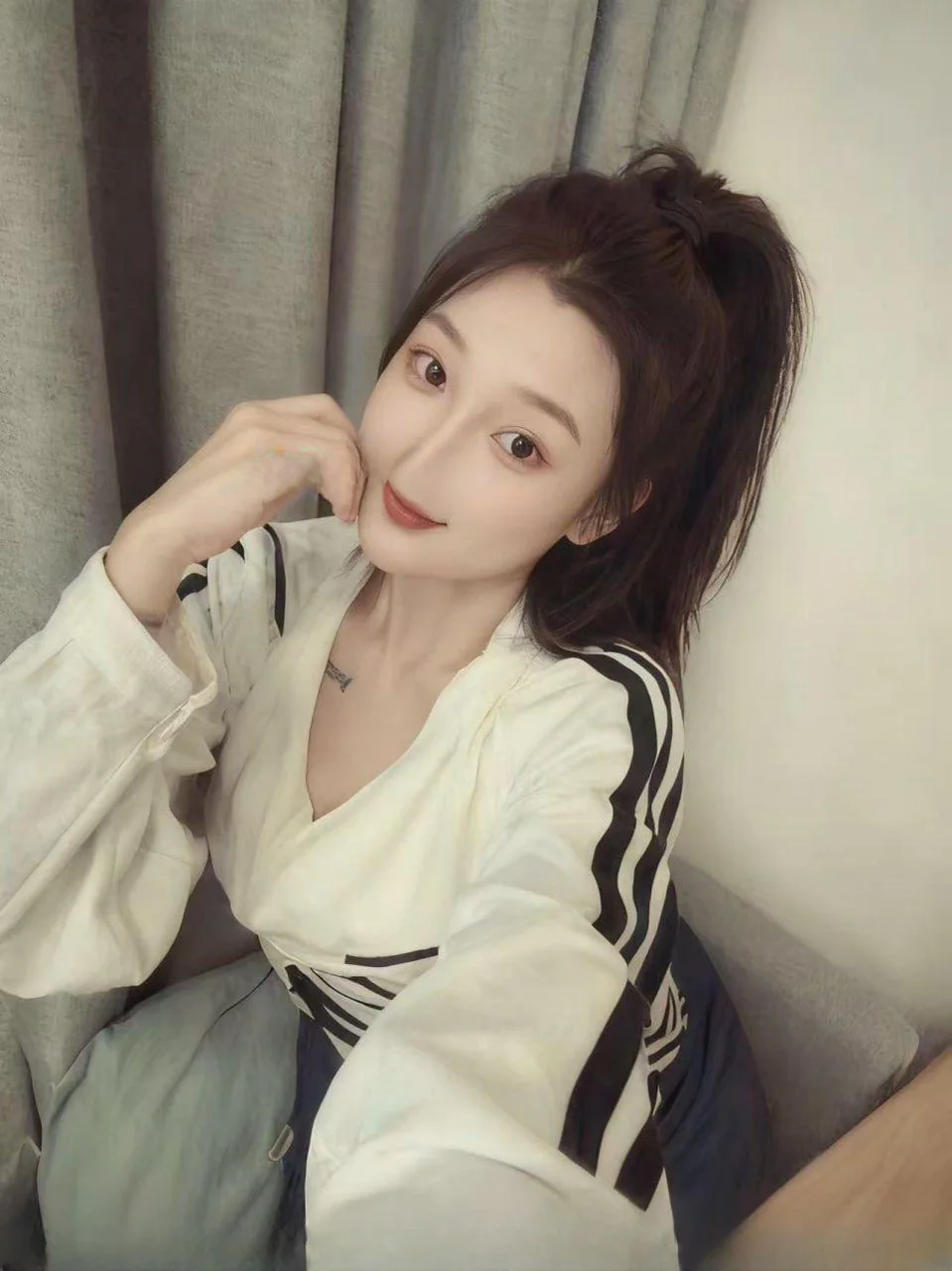 洪水泛滥小美女 图 2