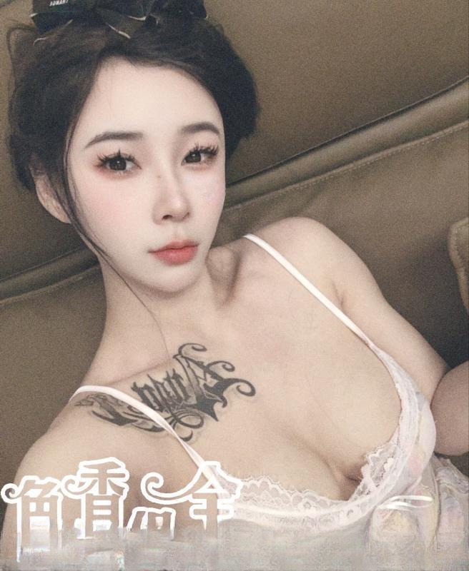 麦地舌吻超靓御姐