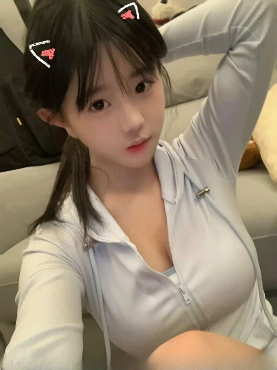 清纯大胸粉穴开苞女孩