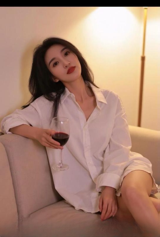 二刷会夹鸡巴小骚货 图 3