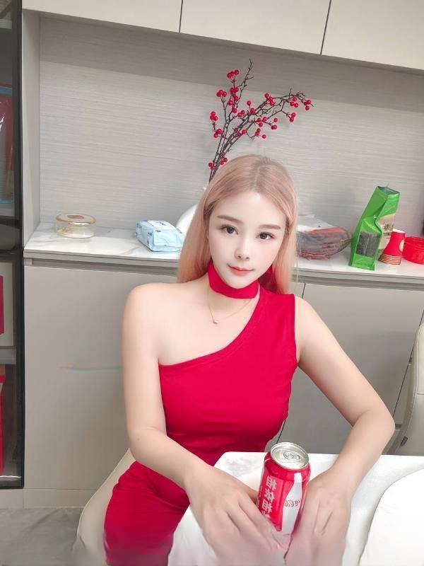 服务系气质小姐姐 图 3
