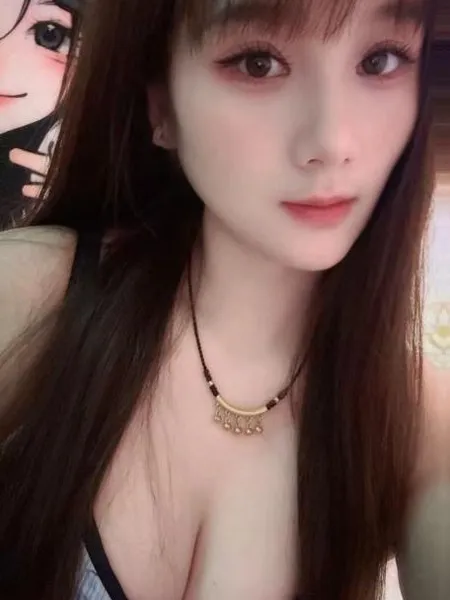 民治肤白小妖精